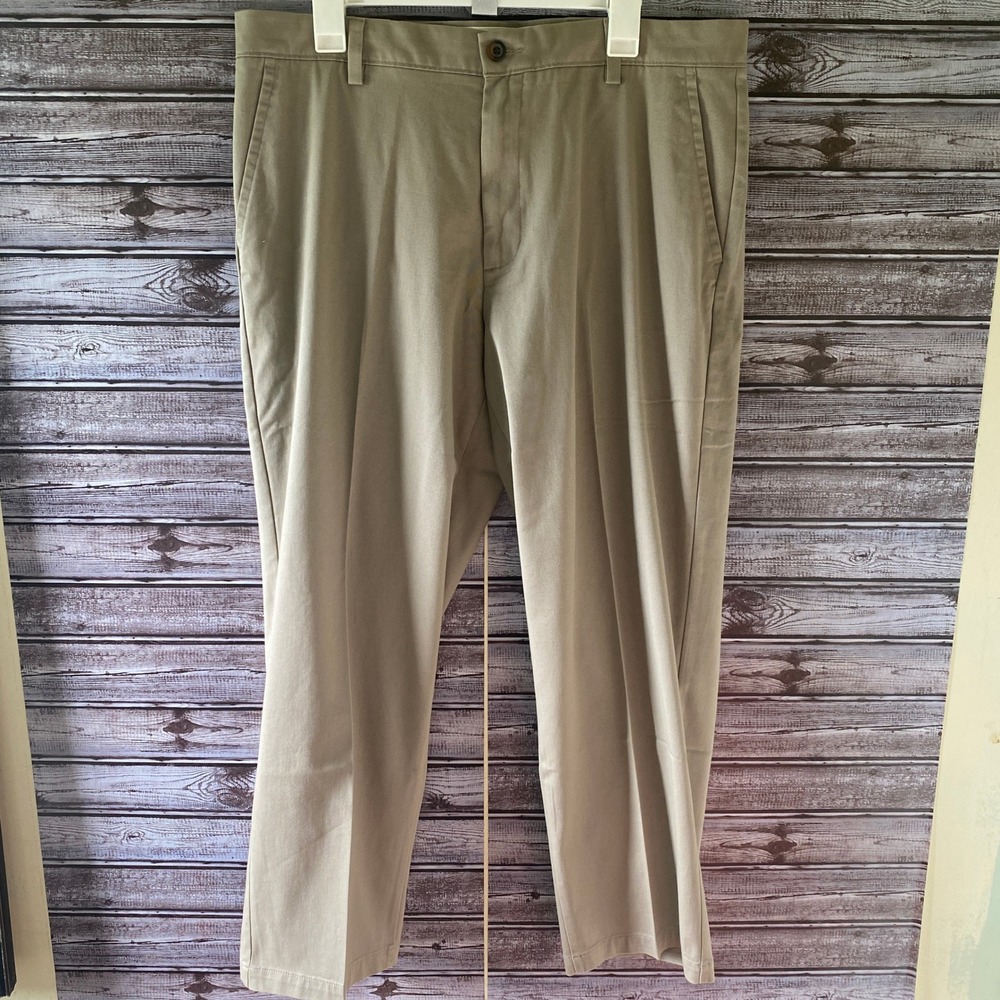 Dockers Men's‎ Classic Fit Easy Khaki Pants Size 36 x 29 Beige Pockets NWT